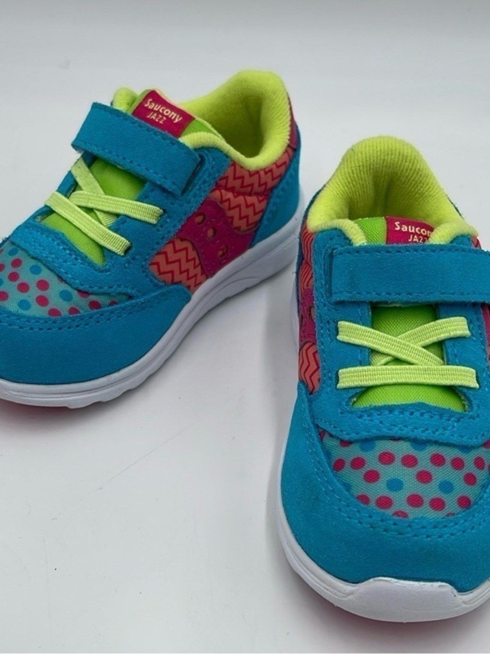 NWOT Saucony Jazz Baby Girl sneakers size 4.5